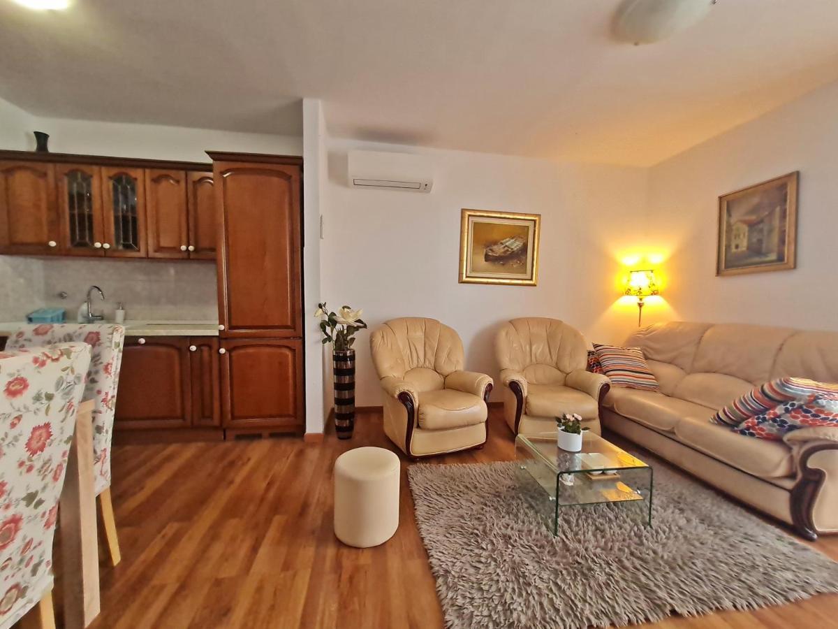 Apartment Nina Marie II Split Bagian luar foto