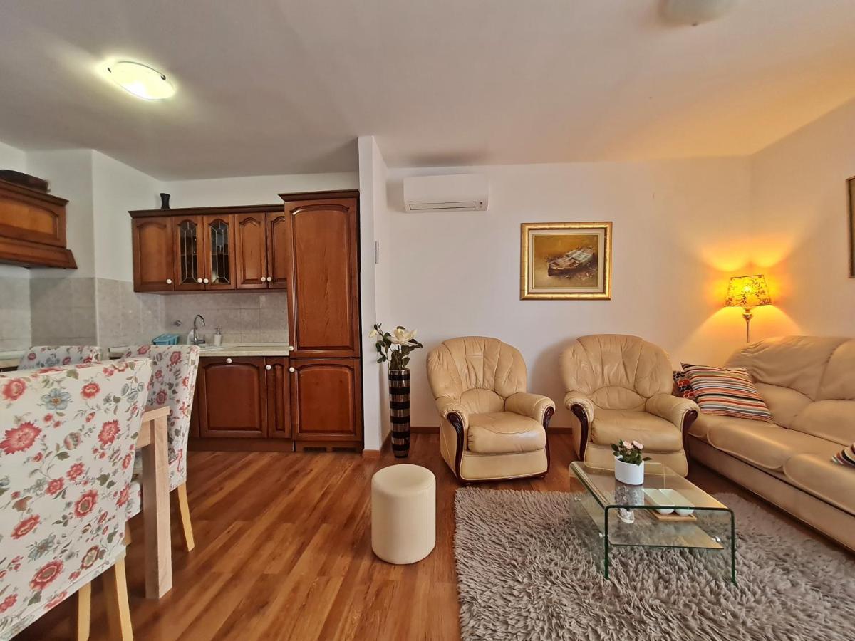 Apartment Nina Marie II Split Bagian luar foto